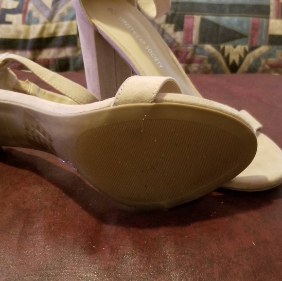 Urban Planet - Pale pink heels - Picture 2 of 2